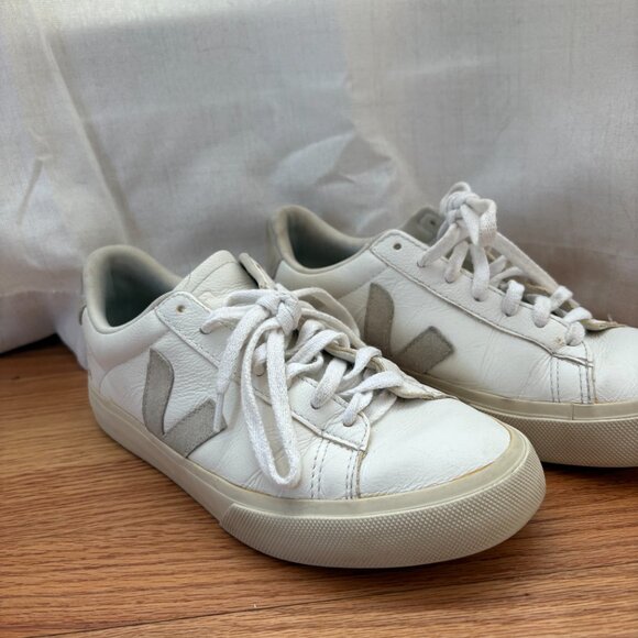 VEJA  Campo Leather Shoes - Women's, size 40U/9 - Picture 3 of 6